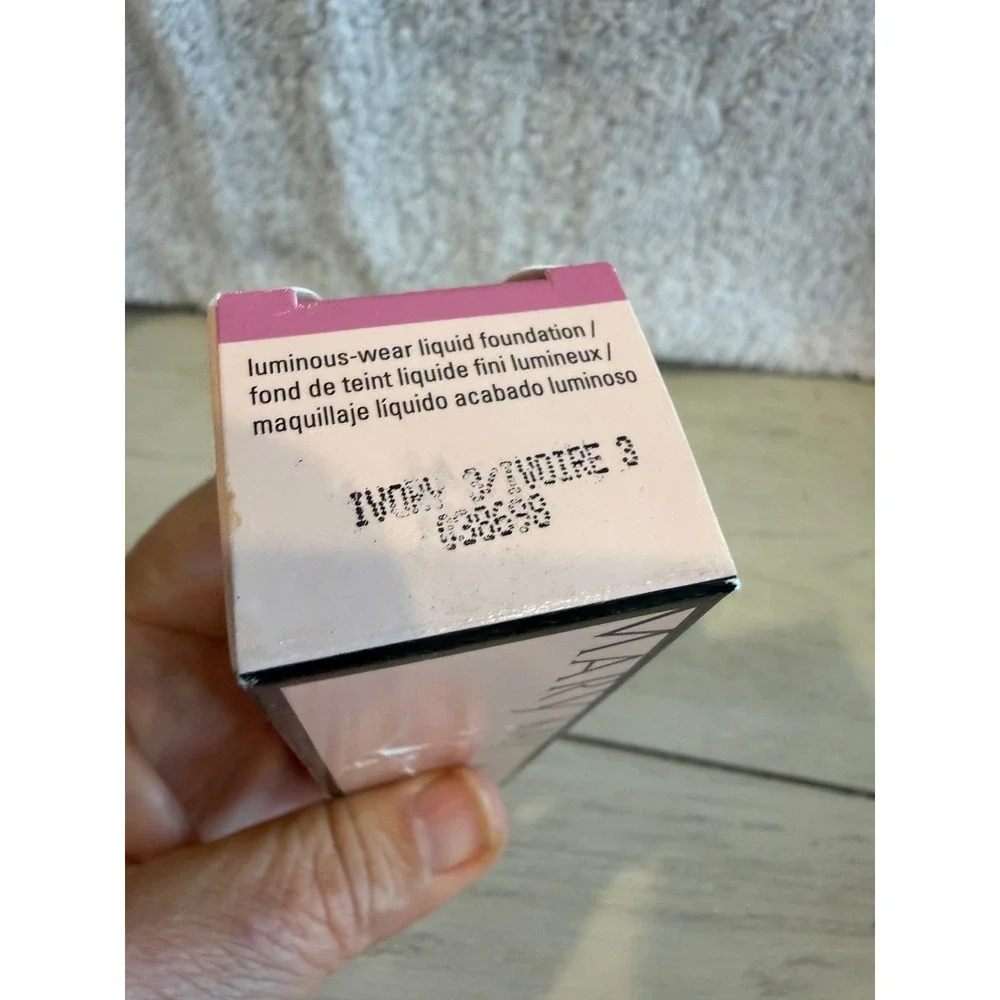 Mary Kay TimeWise Luminous-Wear Liquid Foundation Ivory 3 1 fl oz New Boxed